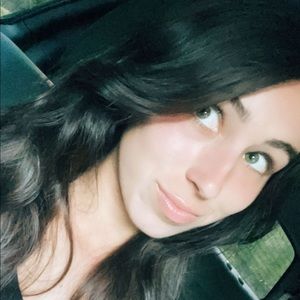 Meet your Posher, Devyn